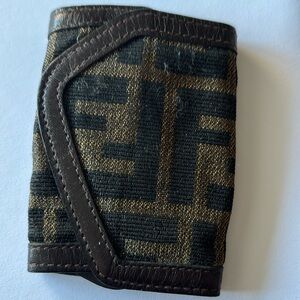 Fendi zucchini key case holder￼ with six rings